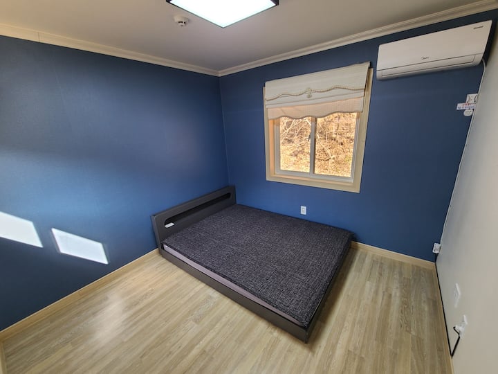 מיטה זוגית (Queen Bed)