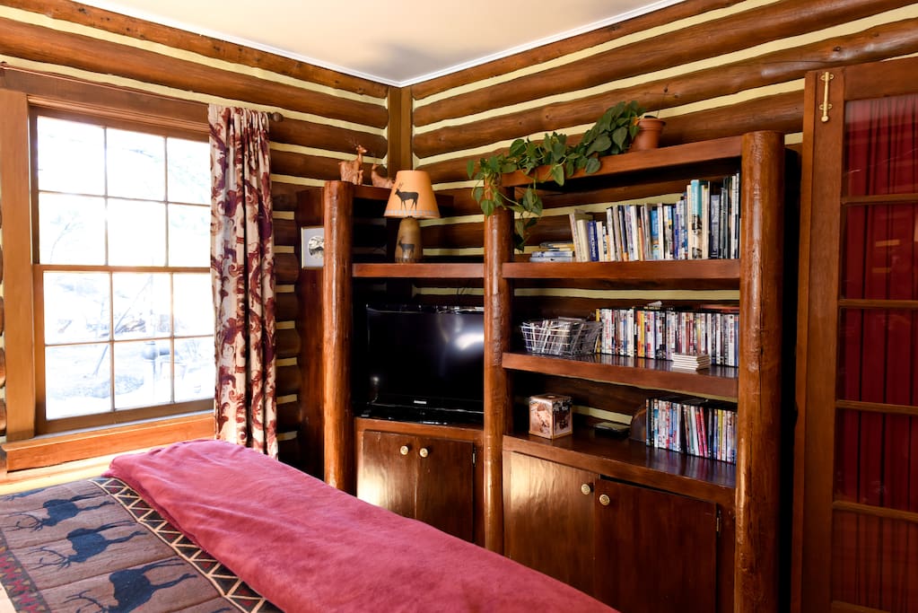 Bear Track / Library - Historic Lodge