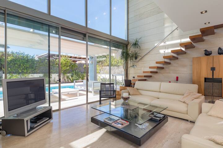 Agusmar – Wonderful newly built design house gallery image 4