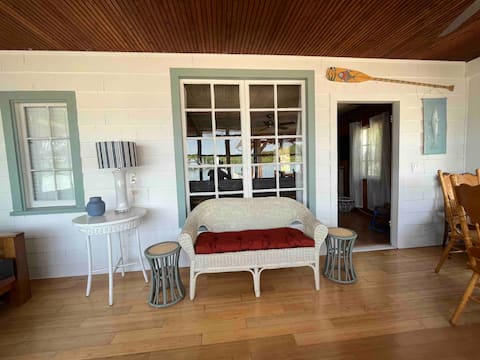 Top performing Airbnb: Conesus Cottage Krenz Kove in Conesus Lake