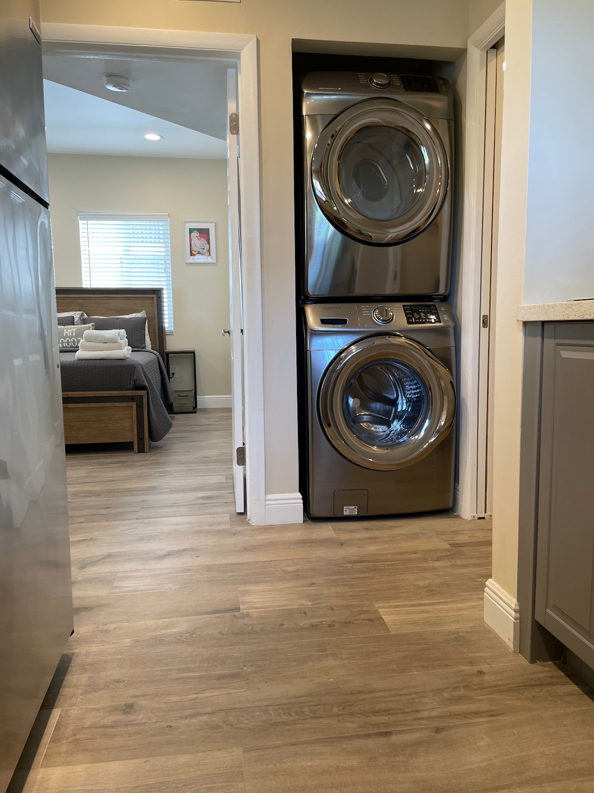 Magnificent 1 bed/1 bath super close to the beach.
