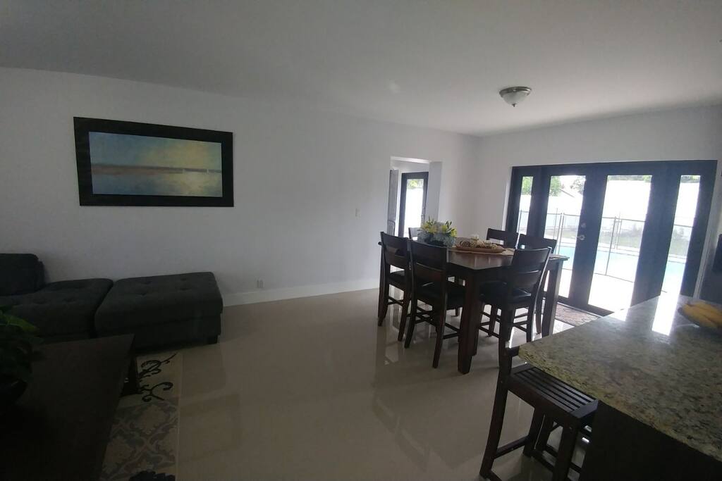 DINNING ROOM