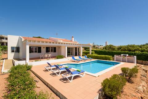 Villa Rose. Private swimming pool. Free AC & Wifi