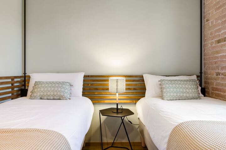 Penthouse with Terrace near Paseo de Gracia gallery image 5