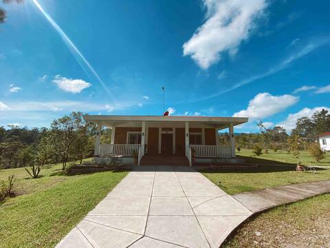 Estancia R&R Big House on the Hill