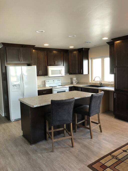 Eat in kitchen-new appliances