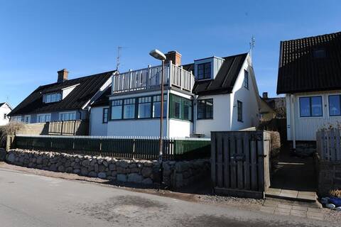 Familyfriendly house directly by the sea
