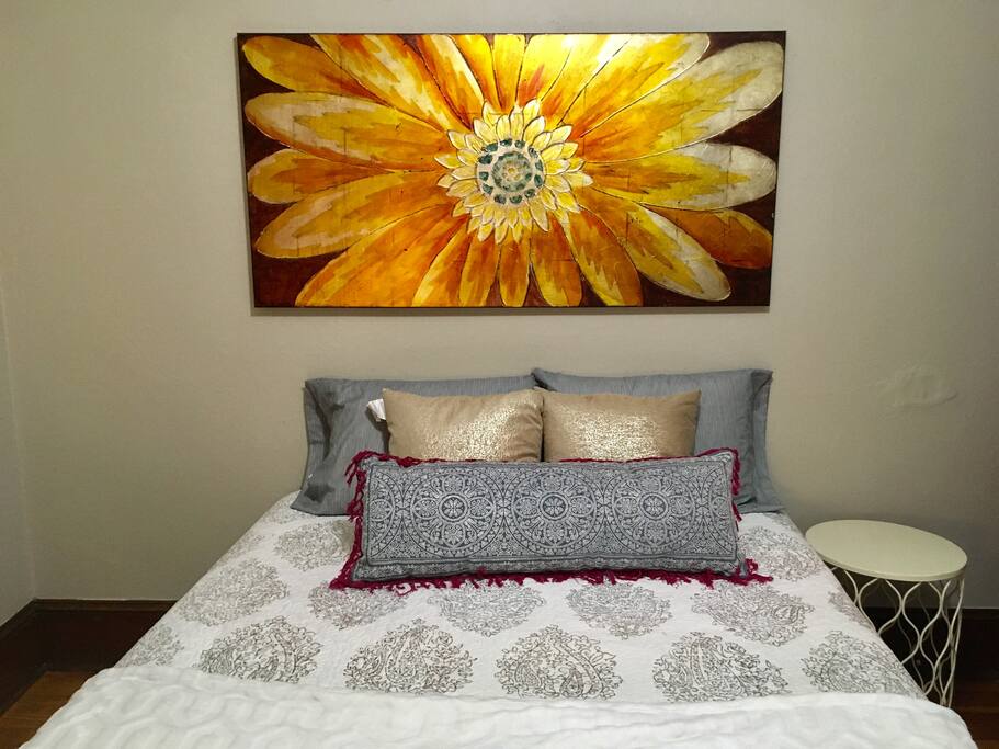 Artistic details and new bedding