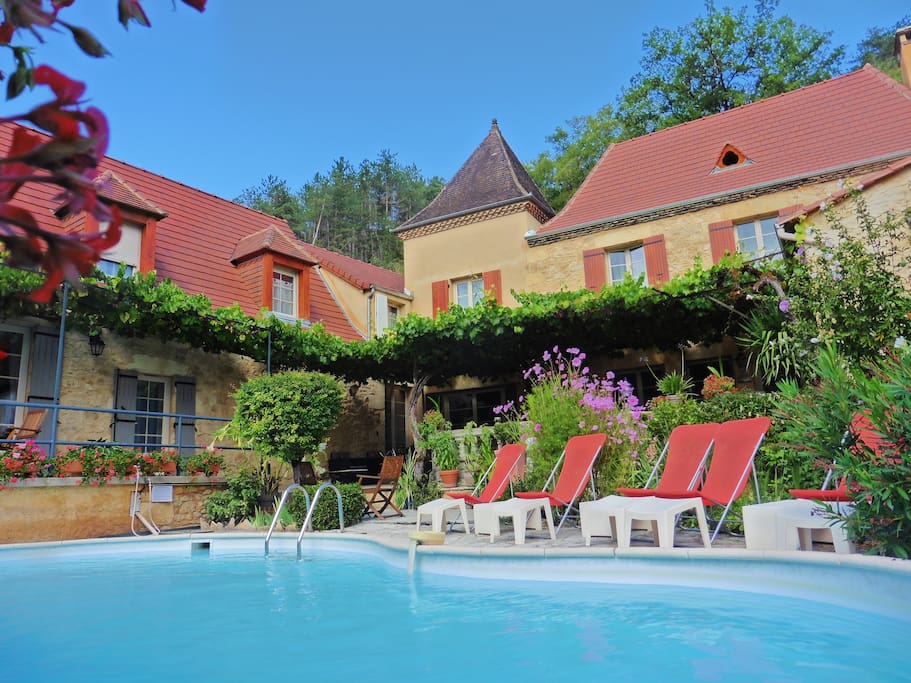 La Maison d'Hôtes La Belle Demeure où vous serez accueillis comme des amis / Our B&B La Belle Demeure where you will be welcomed as friends