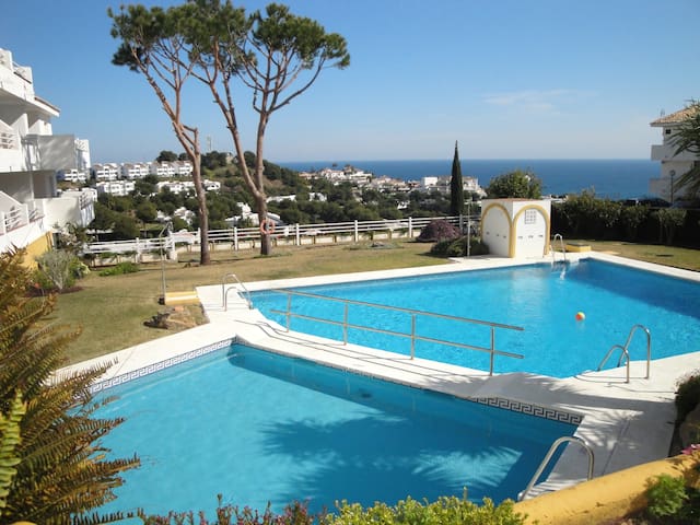 Beautiful stunning views 1 bed apt