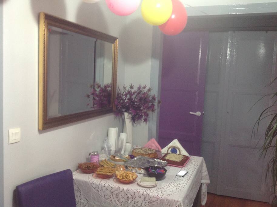 Entrée de l'appartement peut servir de salle à manger