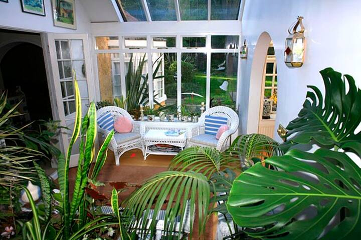 Luxury London Home – Richmond Park. gallery image 5