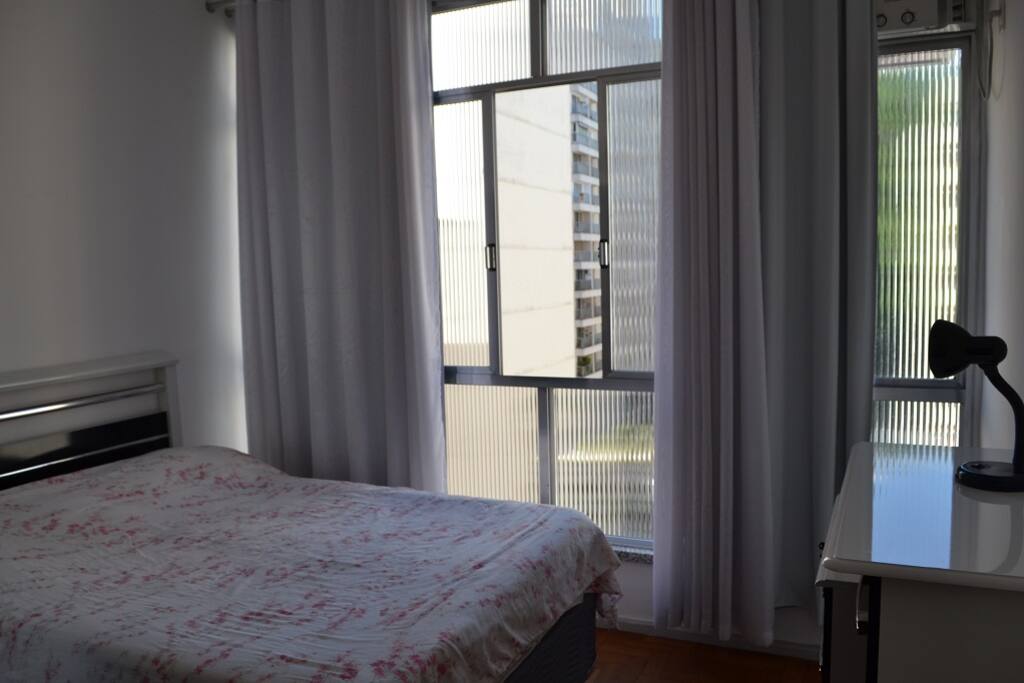 quarto, com cama de casal