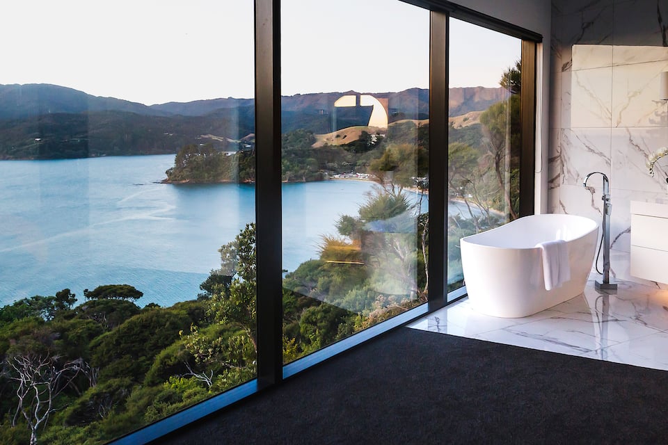 Heavenly Escape, on a hilltop above Long Bay, Wyuna Bay, Coromandel, New Zealand, photo 9 of 10
