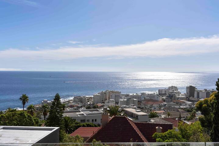Villa in Bantry Bay in a beautiful location. gallery image 5