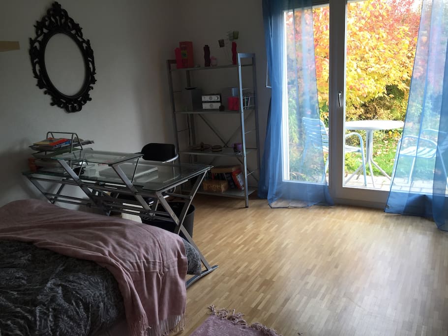 Large double room with desk