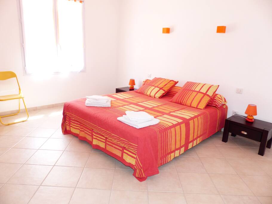 Chambre de 12M2 avec Placard et une coifeuse