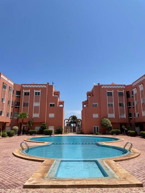 Family apartment with swimming pool in Tamaris