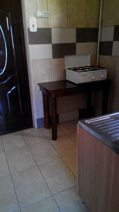cucina a gas e frigo