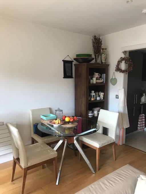 Cosy eating area in the living room.