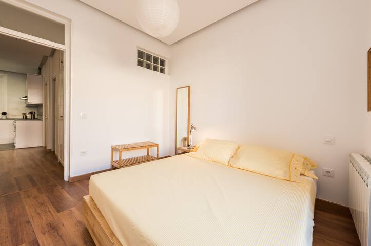 La Latina. Plaza Mayor. Céntrico y tranquilo. gallery image 4