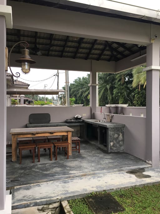 Space where guests can prepare and gather for their own meals