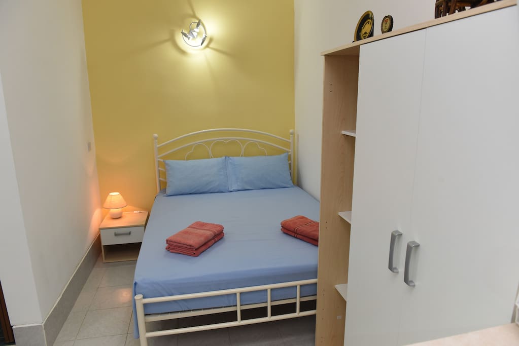 Double bed Ideal for Couples