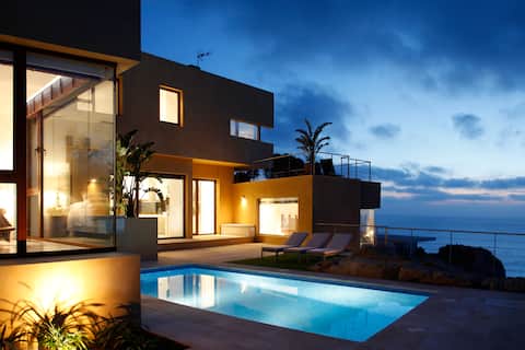 A Cliffside Heaven on the Spanish Coast (NY Times)