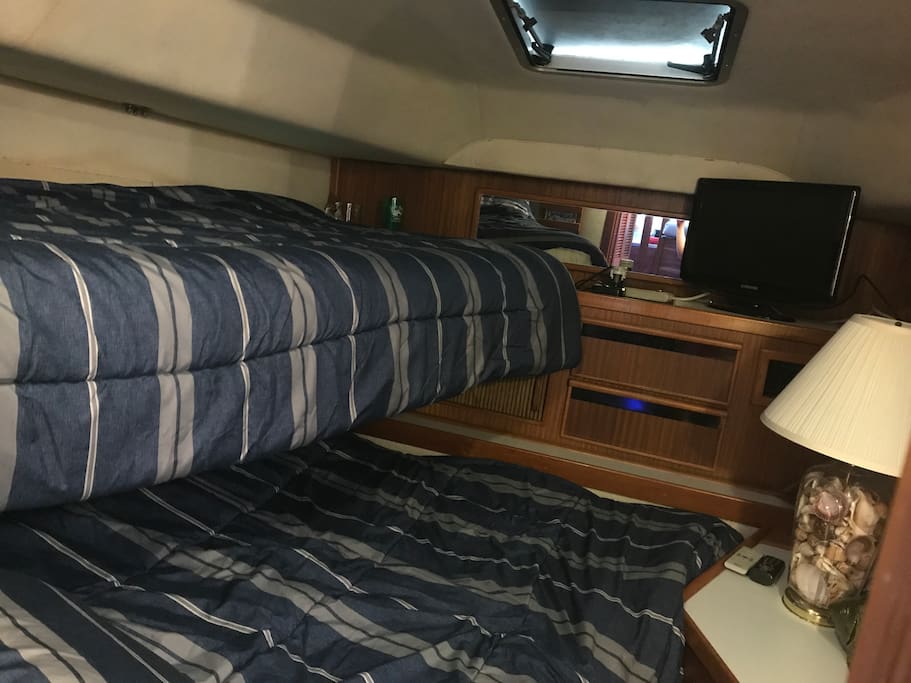 Guest bedroom with 2 beds.