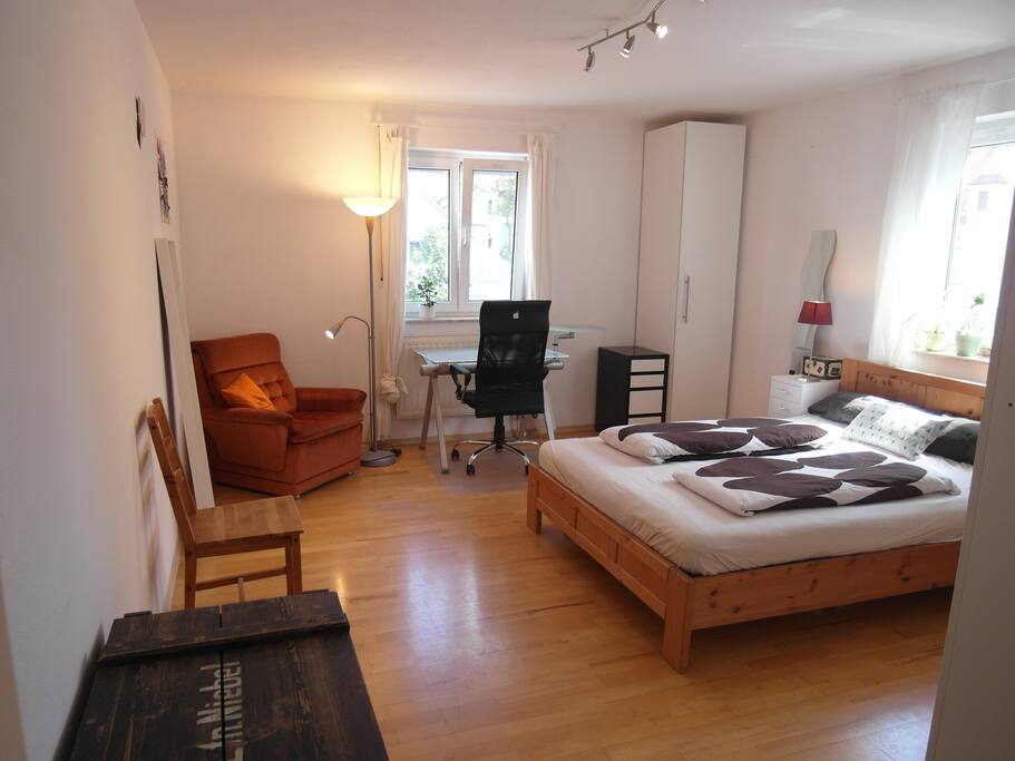 Dein gemütliches Zimmer mit 22 m² - der perfekte Ort um einfach mal abzuschalten.