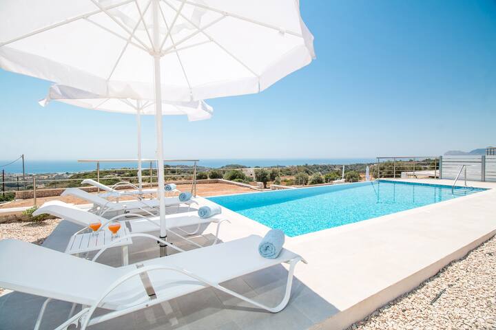 Gregorys Luxury Villa gallery image 2