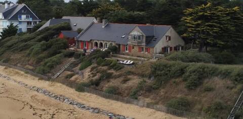 La Grande Chartreuse, a villa on the beach