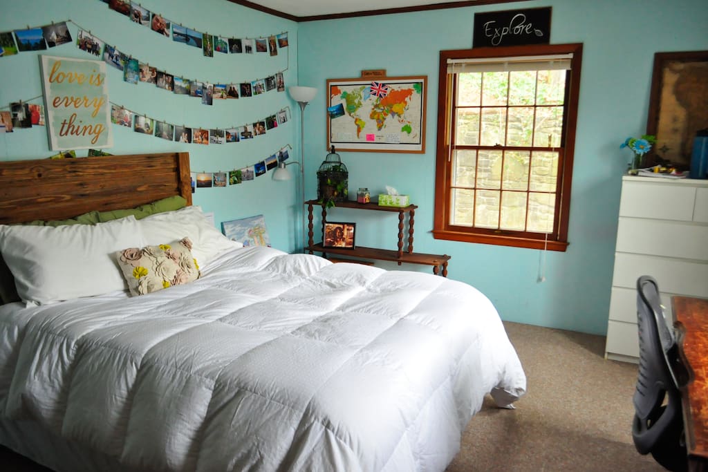 Queen bedroom