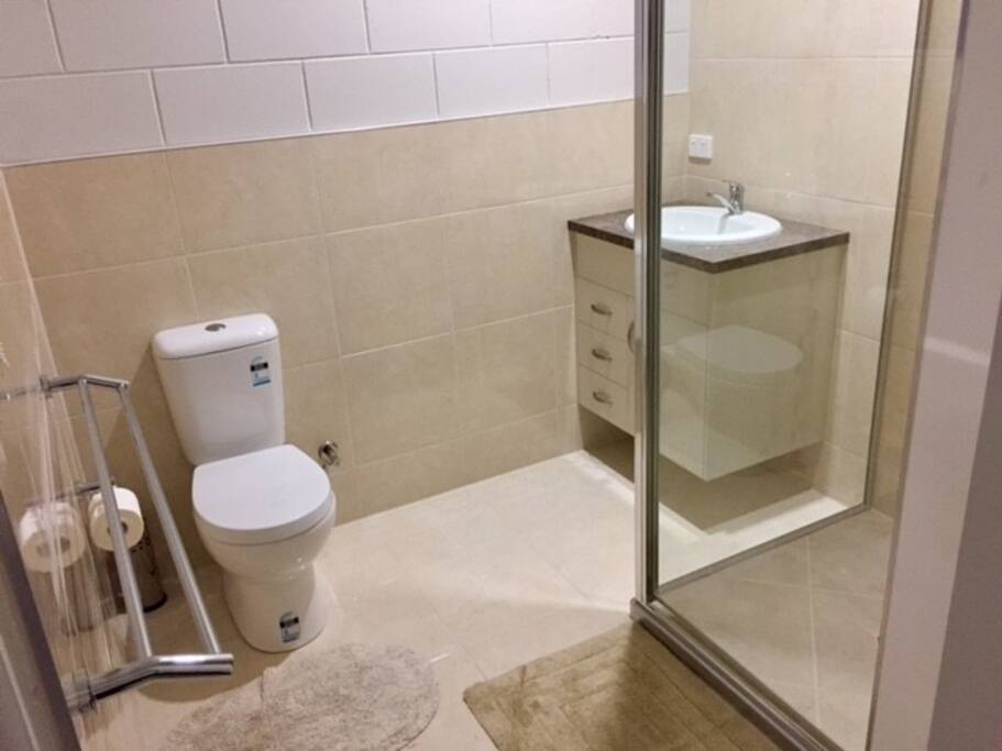 Toilet & Bath