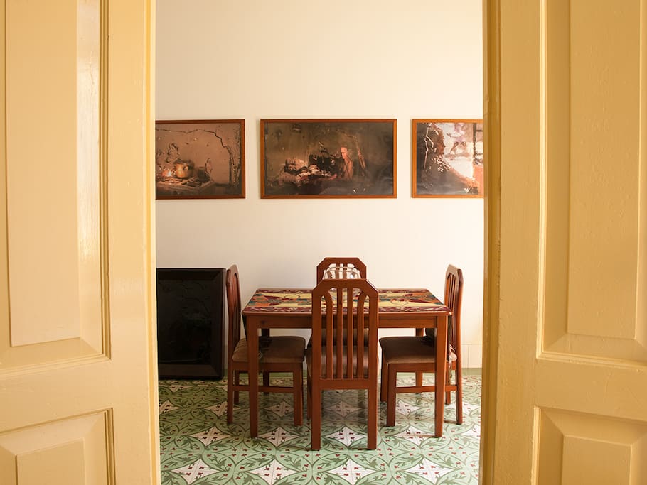 Access to the dining room