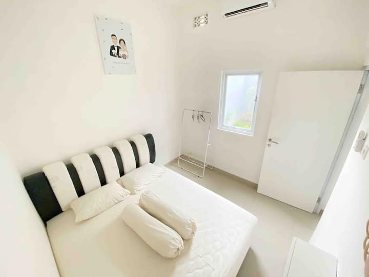 Kamar Tidur 1 ,  King size bed  ( Bedroom 1 ) 