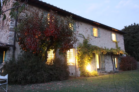 Quite old farmhouse on the hills of Florence