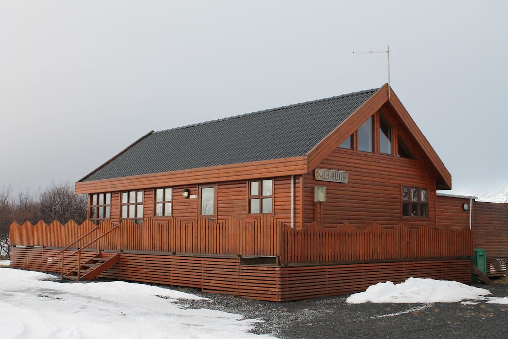 The parking area in front of the cottage.
