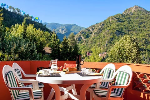 F5/Garden/BBQ. Center 2 mins walk. Office.