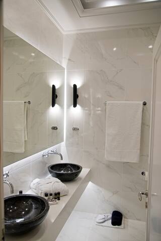 Notos | 3BDR Suite Acropolis View | 4 Streets gallery image 4