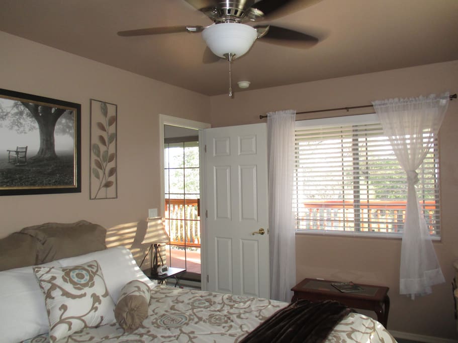 West room. If this room is booked on the days you need, see my other listing, the East room!