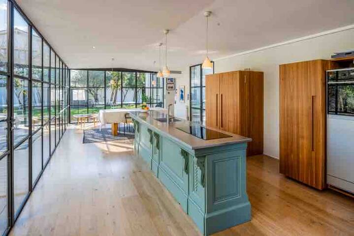 Grande maison de charme avec piscine . gallery image 4