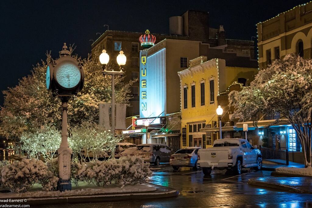 Loft provides a gorgeous view of Main Street to the West.