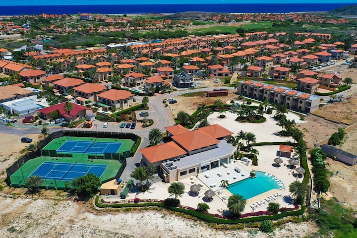 Modern Gold Coast Condo With Private Pool Houses For Rent In Noord Aruba
