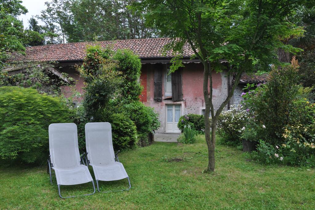 Il girdino e la casa degli ospiti - The guest house