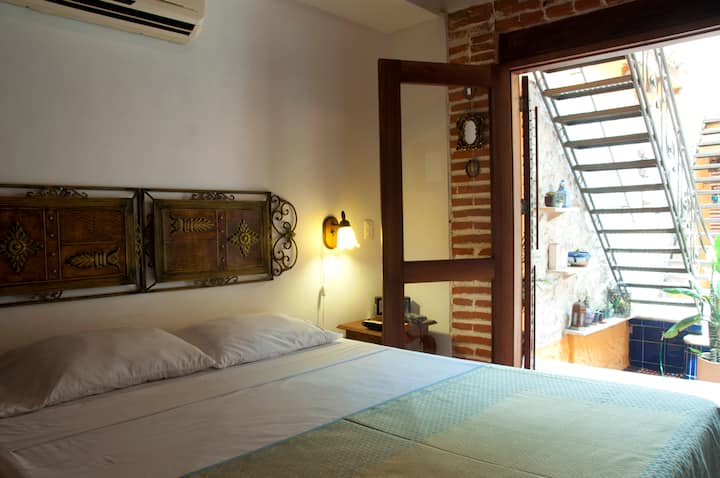 "אלגנטיות נגישה, ממש בקומת הקרקע."