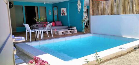 Meno suite, private pool, breakfast included.