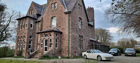 Imposing 5 bedroomed Cumbrian manor house