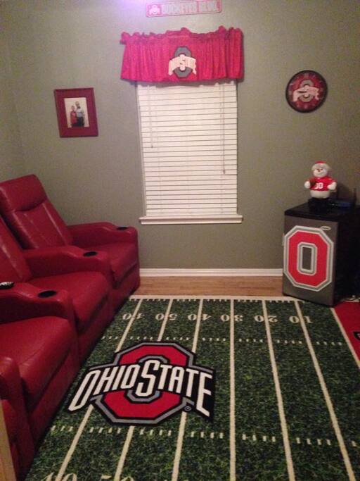 Small theater room (aka "Buckeye Room")