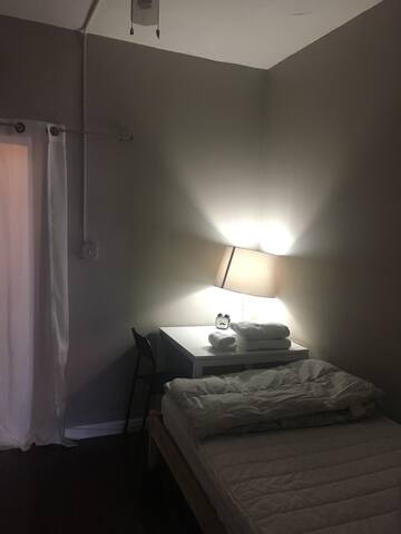 Williamsburg private clean cozy RM